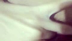 safadinha se masturbando sozinha