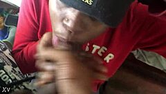 Hey bu siyah tenli hatun büyük siyah yarrağı emip döl alıyor