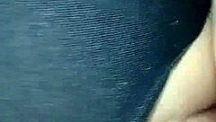 Entspannende Musik und schneller Sex mit argentinischer Frau vor dem Bett