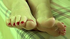 Milf Explodes Cumshot On Pretty Feet