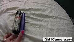 エデン・アダムスがソロでボディ焦らし！クローズアップでエロく😏