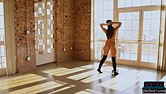 フロリダでラナ・ジェームズが全裸ストリップ😍