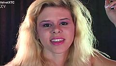 Glazed Bentley shares her story in a casual blonde POV chat.