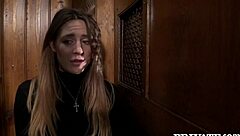 Hey, wanna see Samantha Bentley take a massive facial?