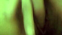 ガリガリ娼婦が街中でびしょ濡れマンコをオナニー