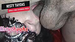 yo chupandome el pene escondida en el baño, pero de forma neutral y cotidiana