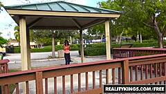 Teen 18+ Ebony Harley Ann Wolf Banging Tyler Steel di Jalanan