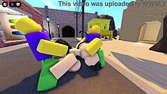 Emma kena tiga lelaki hentam susu besar di jalan Roblox