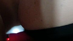 여자가 강렬한 페깅 액션으로 남자 지배해