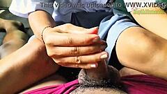 Teen Indonesia 18+ Buru-Buru Handjob Close Up Sebelum Sekolah di Video Amatir Homemade