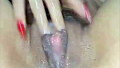 오 맨, 이 밀프 큰 가슴 화끈한 년이 큰 엉덩이에 중국 공 써서 애널 자위... 잠깐, 콜롬비안 스타일 핑거링도