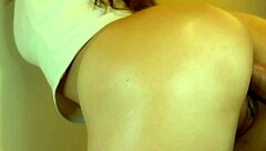 يمارس الجنس مع شقيقة زوجي في وضع الكلب بعنف