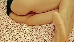 嫁が寝てる間に義母を獣のように犯して精液でいっぱいにする