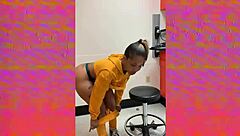 Amateur Jerking Off to Pussy