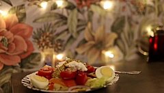 アマチュアカップルの蒸れたストーリー、フェラとバックで展開