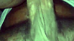 Νεαρή πιάνεται να κλέβει τεράστιο dildo από μαγαζί και παίρνει γαμήσι