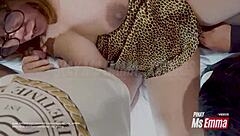 Boss shares Filipina MILF in threesome 😍