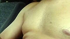 Soloboy erkundet Selbstbefriedigung in ruhigen Momenten