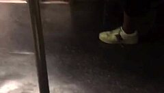 哇，今天看到这个大屁股女孩在火车上骑 🚂