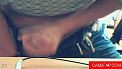 18歳のアマチュアティーンとのセクシーなアナル冒険