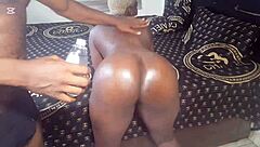 黑人女孩在自拍场景晃屁股渴望黑鸡巴