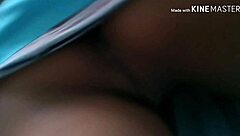 Yukarı çıkıp konuşmaya gittim yarı kapalı götünü tam bantladım