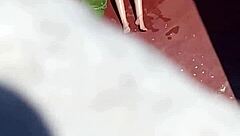 Vecinas tomando sol en la terraza parte 4