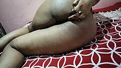 Tetek aku disedut sambil bos kongkek aku ditutup mata