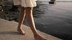 美女ヴァレンティナが音楽で魅力を発揮 😍