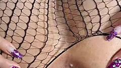 Follada anal intensa y corrida facial en esta tetona colombiana