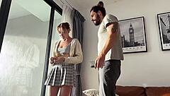 Sarışın poposu sert şaplak için yalvarıyor