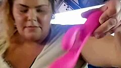 Goldielox plays with herself in panties.