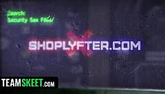 Esotica Asiatica Luna Lux Affronta Punizione Blowbang e Gangbang con Sborrate Faciali Dopo Furto in Negozio