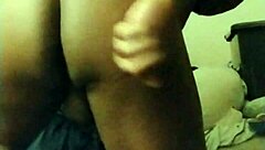 Saçıyla Oynuyor Güvenli ve Flörtöz Hissediyor Dizide