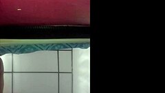 La atrevida miluje leche en el sapo hluboko bez kondomu v mém pokoji 😏 amatérská manželka si užívá anál.