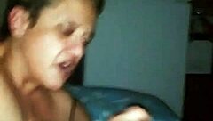 ママが激しいフェラでチンポ吸いに秀でてる