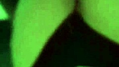 彼女のマンコがファックされてる Part 1