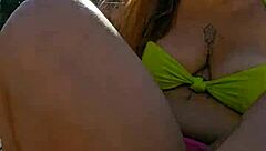 Afrikalı sergin plajda amını ve götünü açıyor