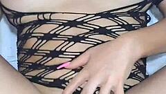 내 젖은 보지가 거대한 자지 견딜 수 있을까? 콜롬비아 라틴 친구랑 항문 오럴