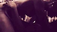 このバブがベッドでデカチンを騎乗位、うなり声すごい