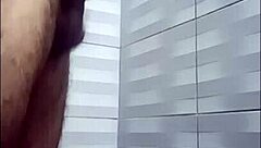 トゥカチェリトカチェロンが隣人シャワー待ちでガマン汁オナニー