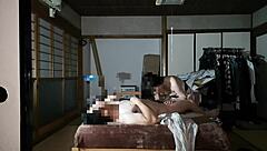 アジアン日本シーンで激しいオーラル中出し体験