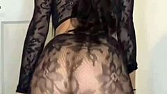 Petite escort in Dallas for a tryst.