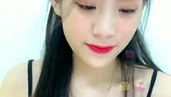 Hey, check out this Vietnamese hotgirl Em on Uplive livestream! 😊📹