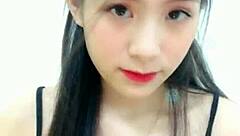 Hey, check out this Vietnamese hotgirl Em on Uplive livestream! 😊📹