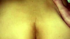 Mira esta corrida amateur en perrito sobre su culito rico