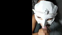 Mijando na boca no corpo dentro no anus dando o c� e gozando horrores?