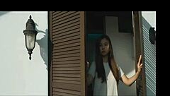 Angeli Khangの映画マージャン・ナイツで18+フィリピン・ティーンがセクシー水着でアナルファック