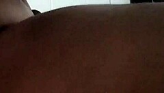 Zoe'nin panayırdan gelen iri kıllı götü fetiş masajı alıyor. 😉