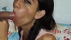 LE CHUPE BIEN DELICIOSO LA VERGA DE MI VECINO CASADO